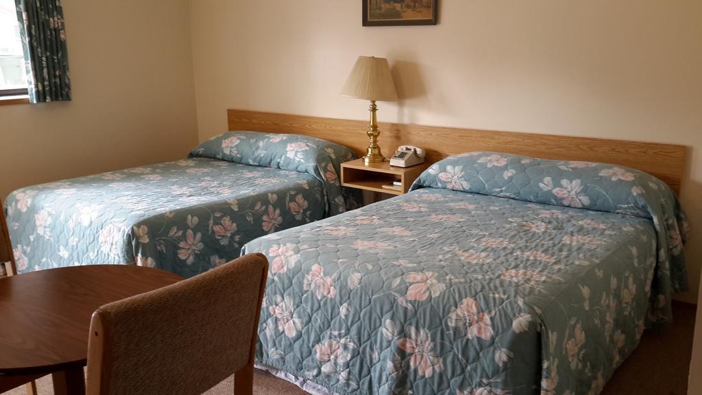 Mountain View Motel Smithers Room photo